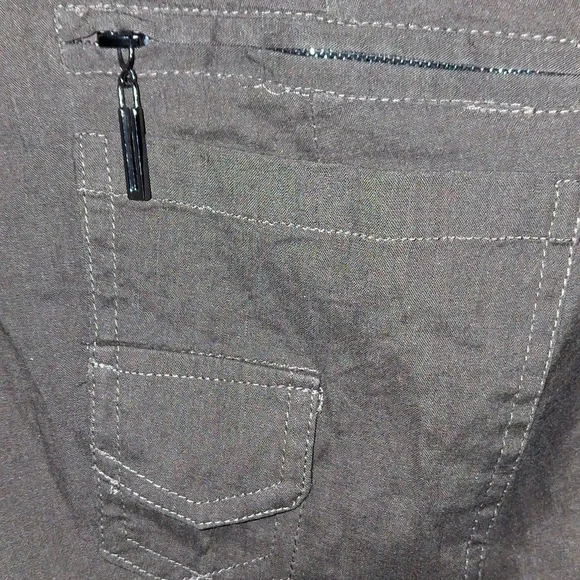 π$28 - Picture 4 of 5